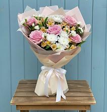 Букет цветов из:  Гвоздики, Орхидеи и Розы #REPLACE_PRED# Горшечное