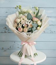 Букет цветов из:  Розы и Лизиантусы в Горшечное
