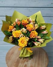 Букет цветов из:  Альстромерии и Розы в Горшечное