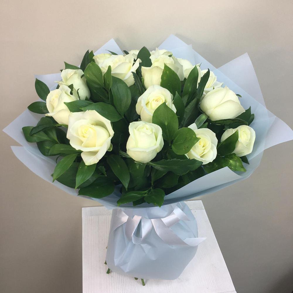 Букет 15 Белых роз Проуд в Горшечное