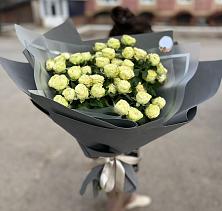 Букет Белые кустовые розы Солинеро в Горшечное