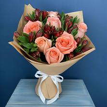 Букет цветов из:  Розы и Альстромерии в Горшечное