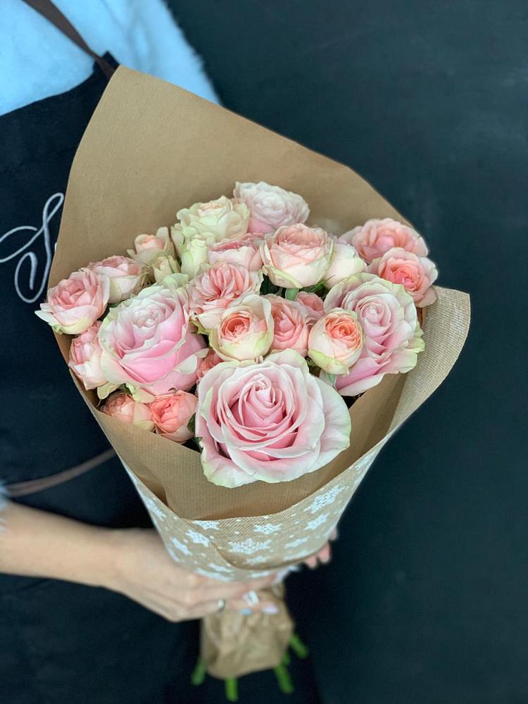 Букет цветов из: Хризантемы и Розы в Горшечное