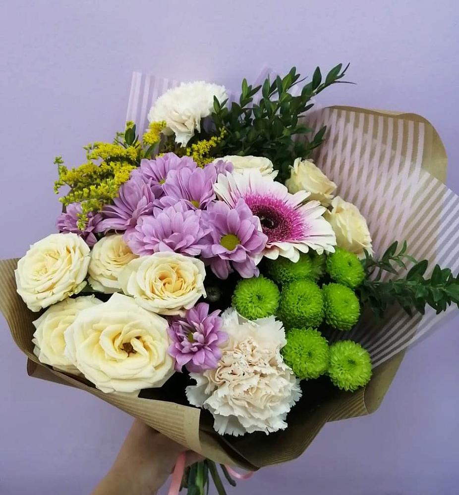 Букет цветов из: Хризантемы, Розы, Гвоздики и Герберы в Горшечное