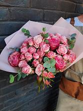 Букет розы в пальмах в Горшечное Букет цветов из: Розы в Горшечное