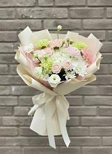 Букет цветов из:  Гвоздики, Розы, Лизиантусы и Хризантемы в Горшечное