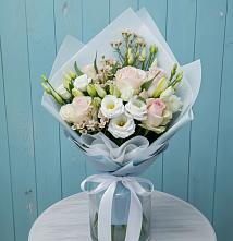 Букет цветов из:  Розы и Лизиантусы в Горшечное