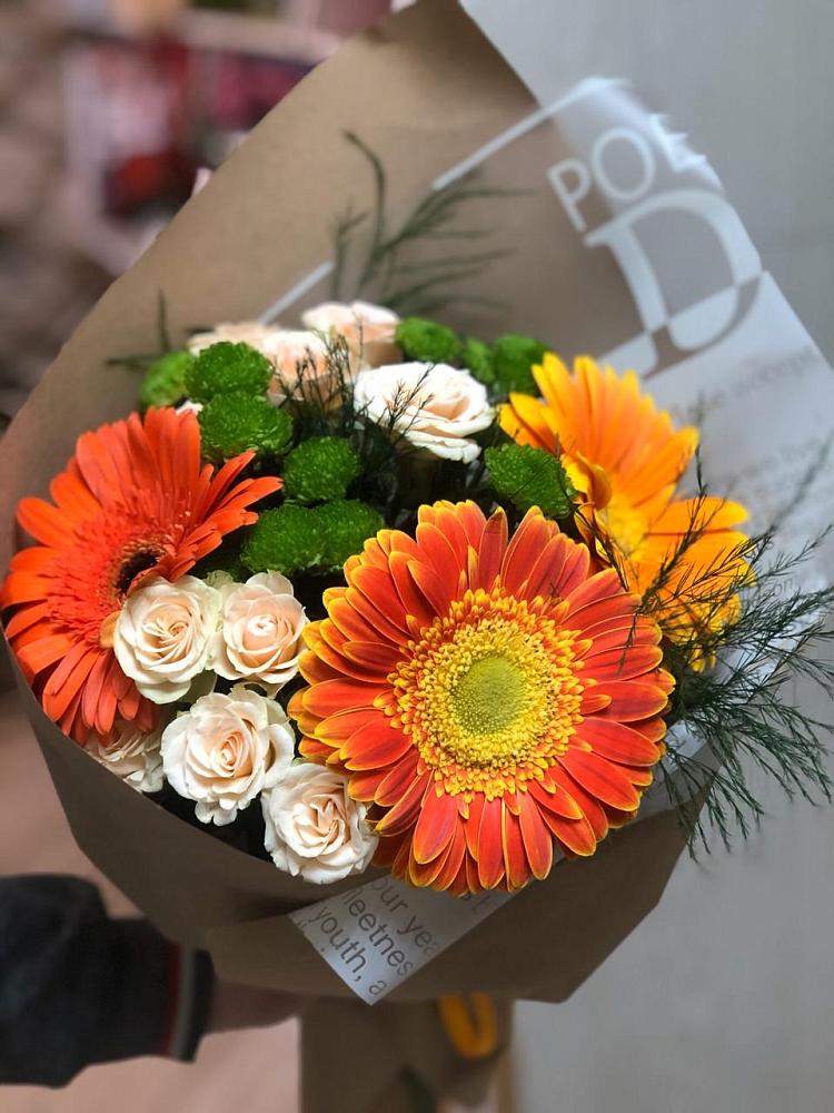 Букет цветов из: Герберы, Хризантемы и Розы в Горшечное