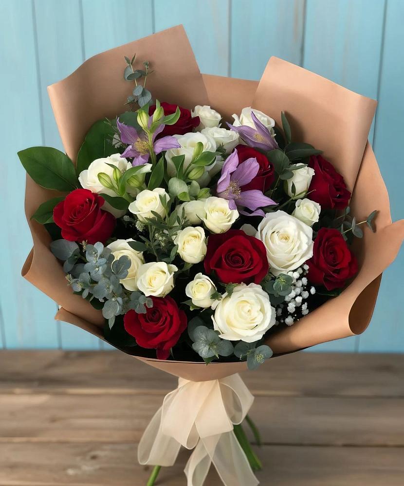 Букет цветов из: Розы и Альстромерии в Горшечное