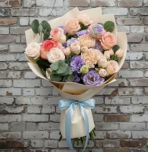 Букет цветов из:  Розы, Лизиантусы и Гвоздики #REPLACE_PRED# Горшечное